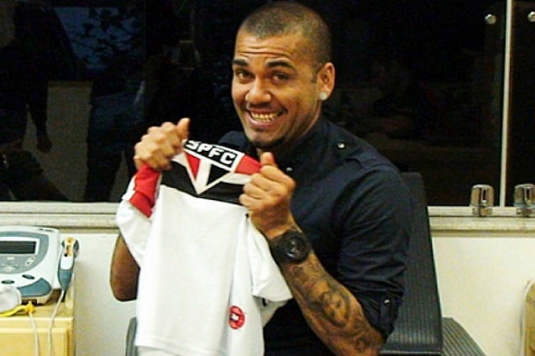 Daniel Alves e a saga dos grandes veteranos do São Paulo ...