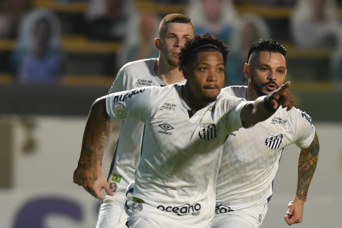 Corinthians 'acorda' no 2º tempo, bate Danúbio e segue 100% na Libertadores  - ESPN