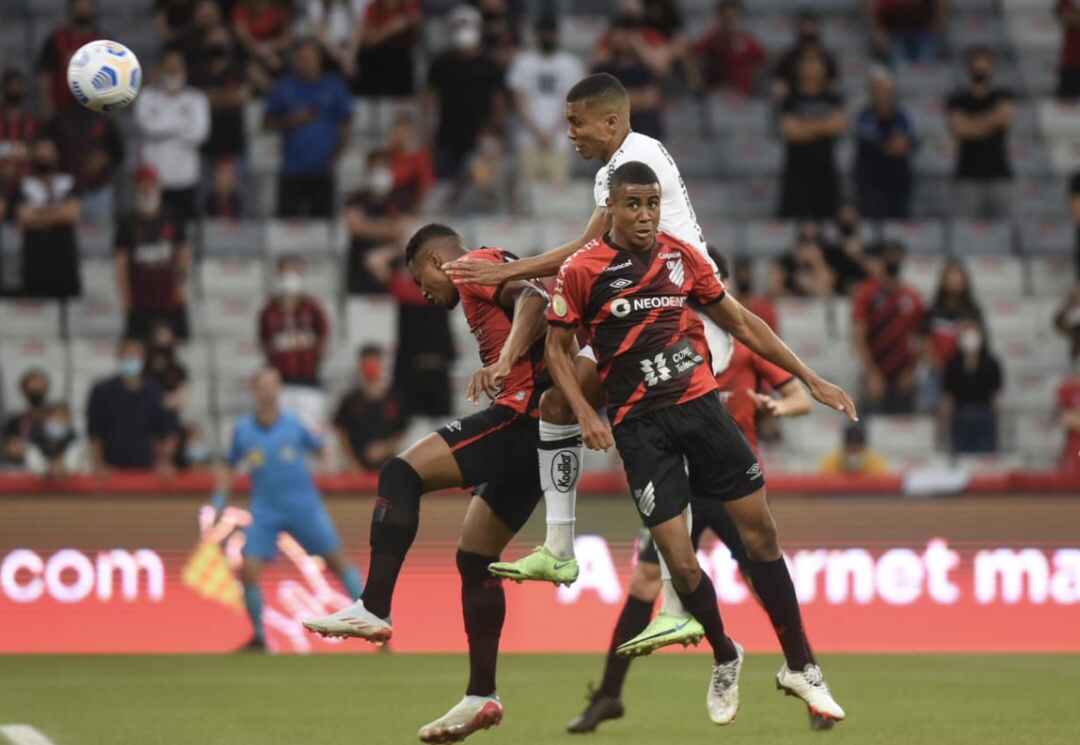 Perigo do rebaixamento é quase ignorado em entrevistas no Corinthians após  empate contra o Flamengo